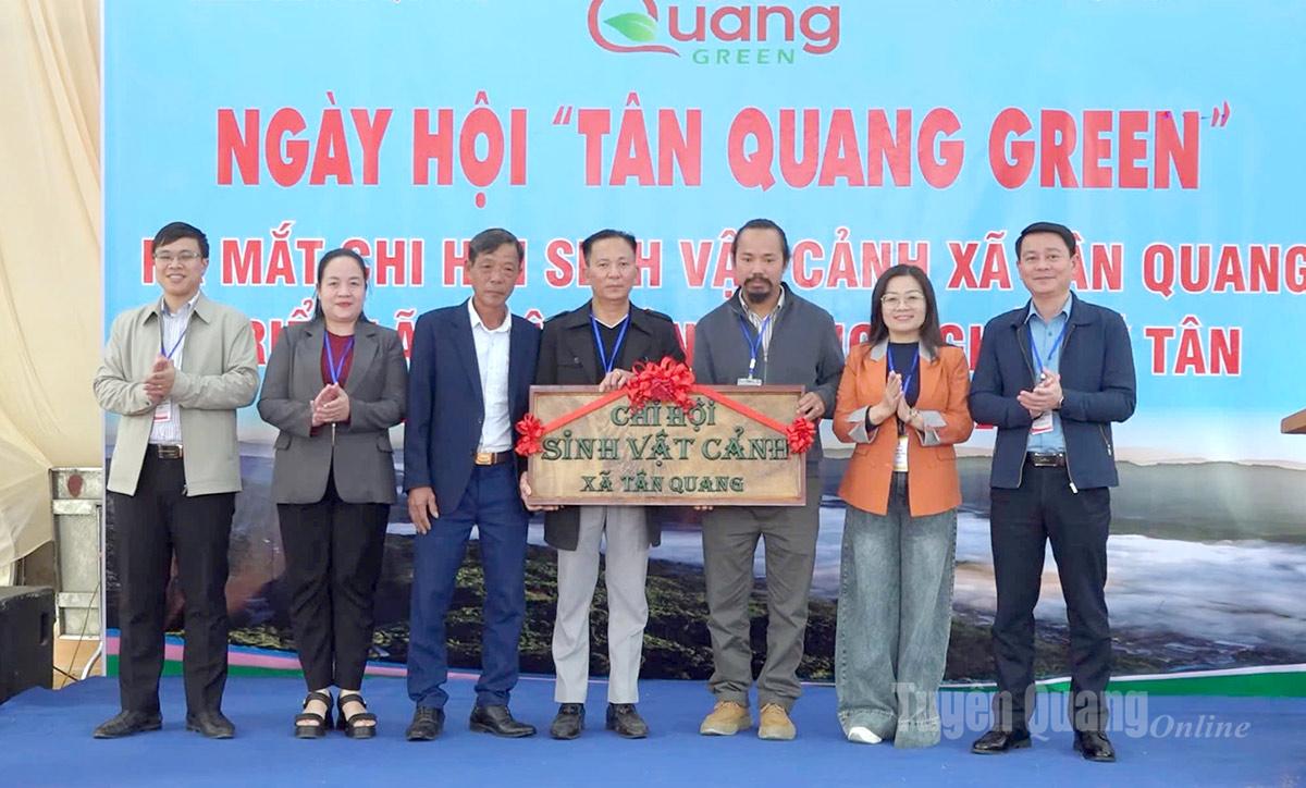 Thành lập Chi hội sinh vật cảnh xã Tân Quang tạo bước tiến mới cho làng nghề trồng hoa, cây cảnh Mỹ Tân.