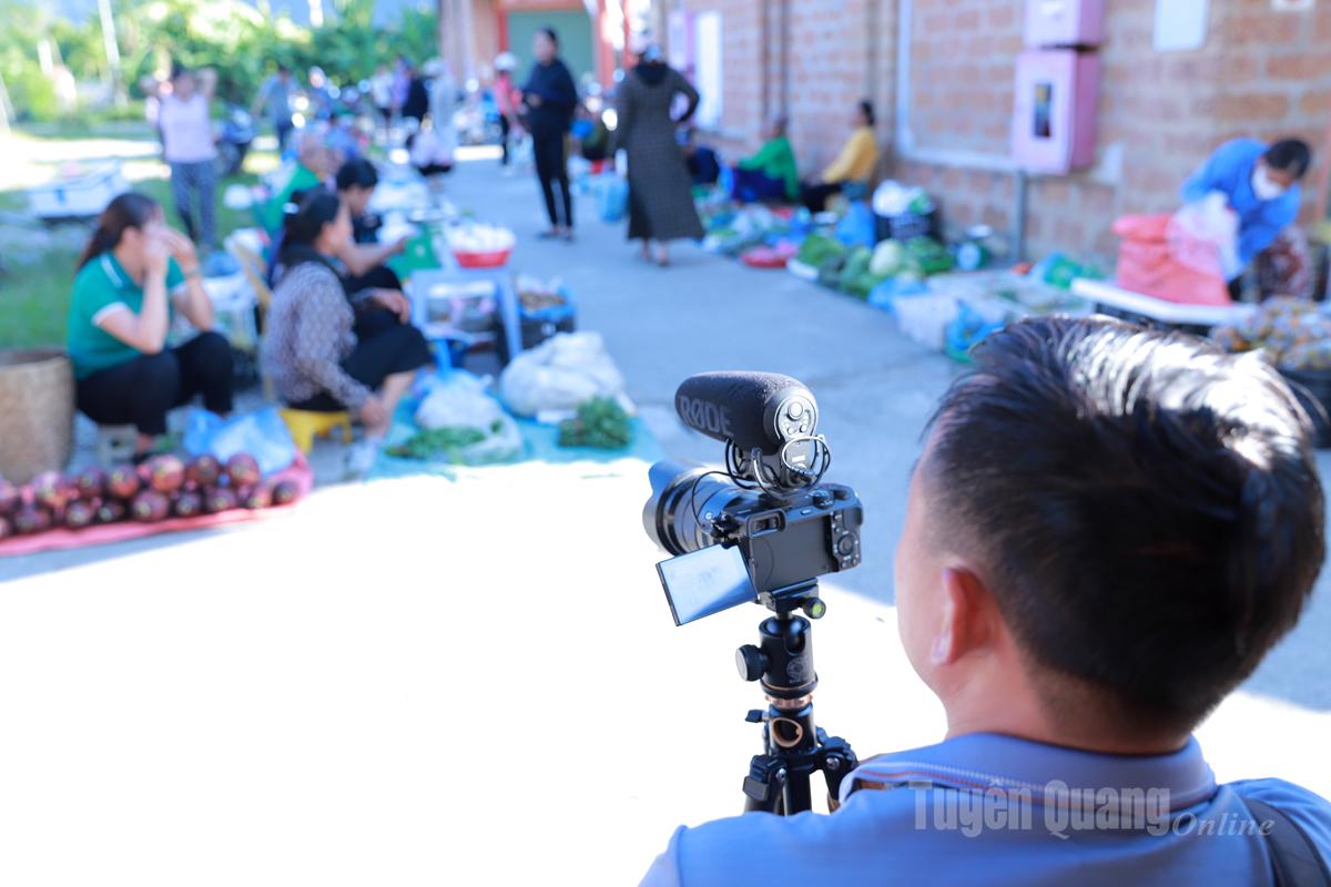YouTube channels in Lam Binh produce content reflecting daily life and the cultural identity of local people.