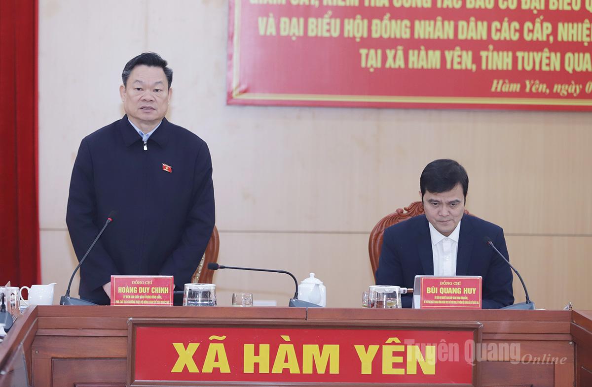 Phó Chủ tịch Thường trực Hội đồng Dân tộc của Quốc hội Hoàng Duy Chinh phát biểu tại buổi giám sát.