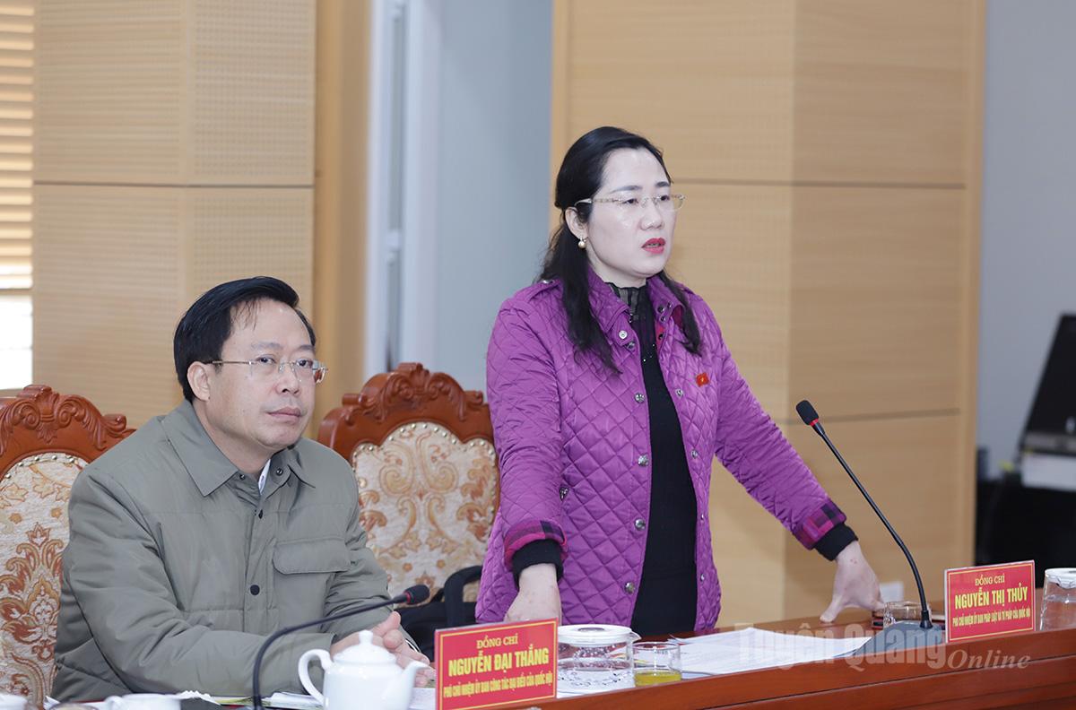 Phó Chủ nhiệm Uỷ ban Pháp luật và Tư pháp của Quốc hội Nguyễn Thị Thuỷ thảo luận tại buổi giám sát.