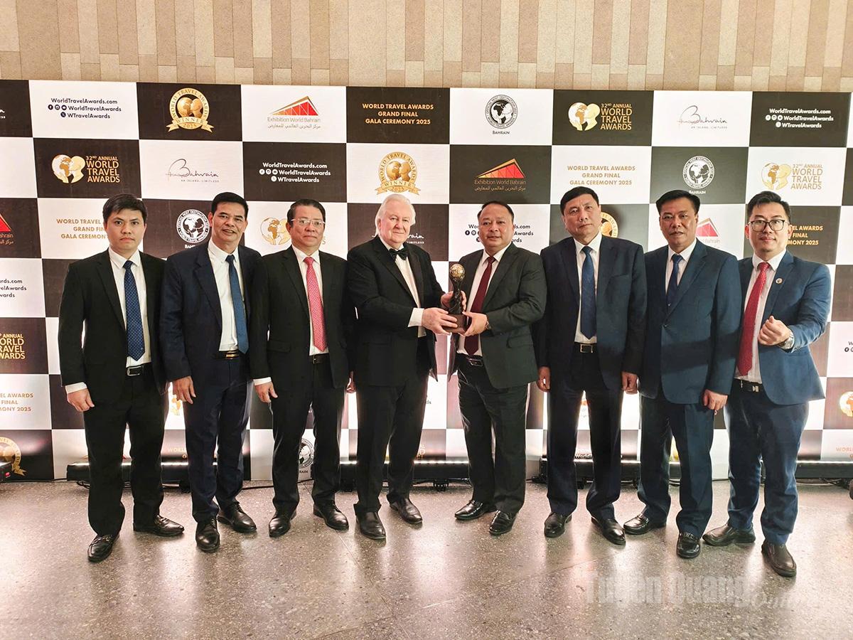 Đoàn đại biểu Sở Ngoại vụ 
tỉnh Tuyên Quang và đoàn đại biểu Ngoại sự châu Văn Sơn, tỉnh Vân Nam (Trung Quốc) tại buổi Hội đàm về 
giao lưu, hợp tác trong thời gian tới. 