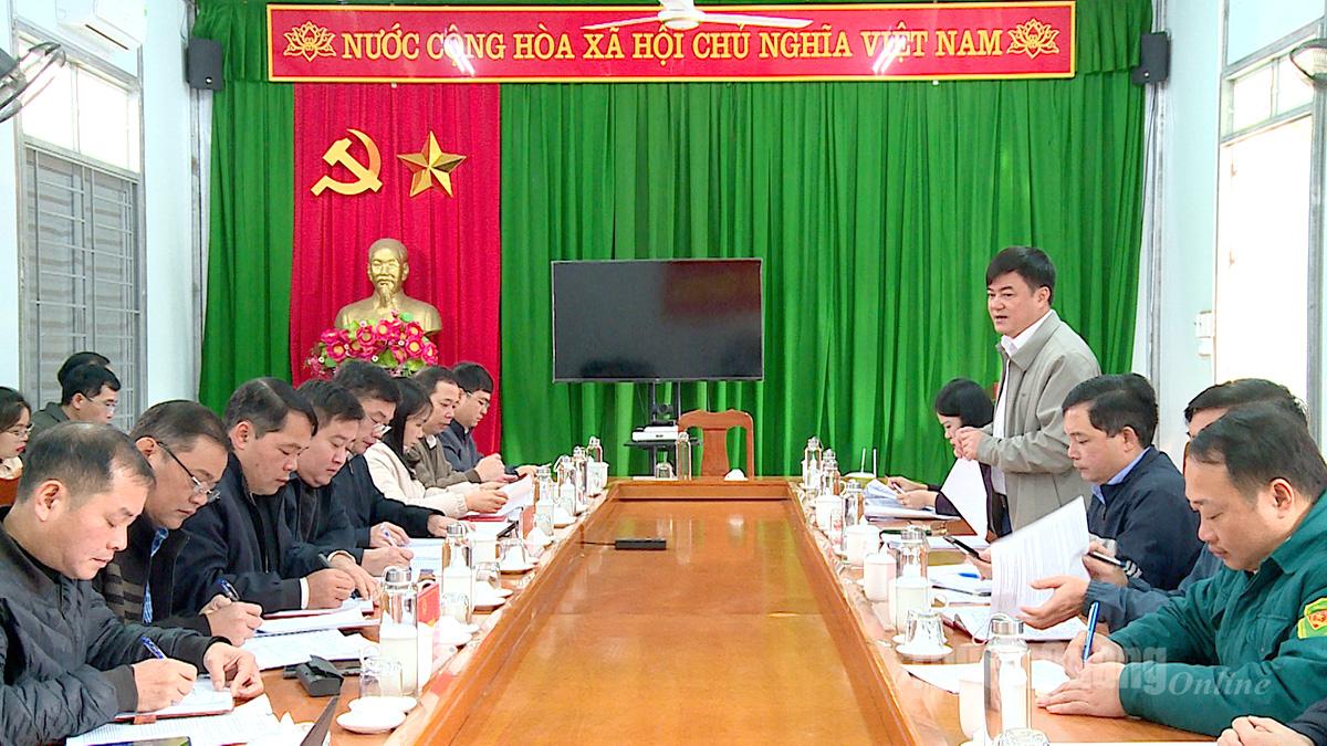 Đồng chí Nguyễn Văn Lợi, Trưởng Ban Pháp chế HĐND tỉnh phát biểu tại buổi làm việc với các xã.