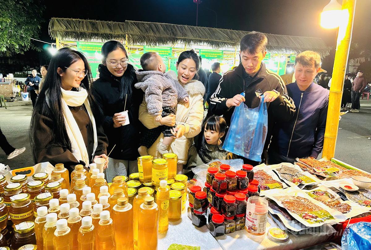 Hội chợ OCOP năm 2025 vừa được UBND tỉnh tổ chức để 
quảng bá, 
giới thiệu 
sản phẩm đến các doanh nghiệp và người tiêu dùng.