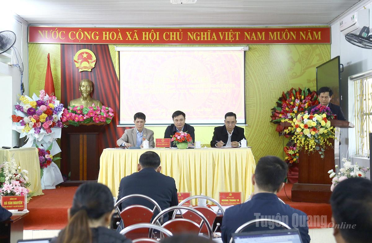 Tổ đại biểu HĐND tỉnh tiếp xúc cử tri, lắng nghe tâm tư, nguyện vọng của người dân xã Tùng Bá.