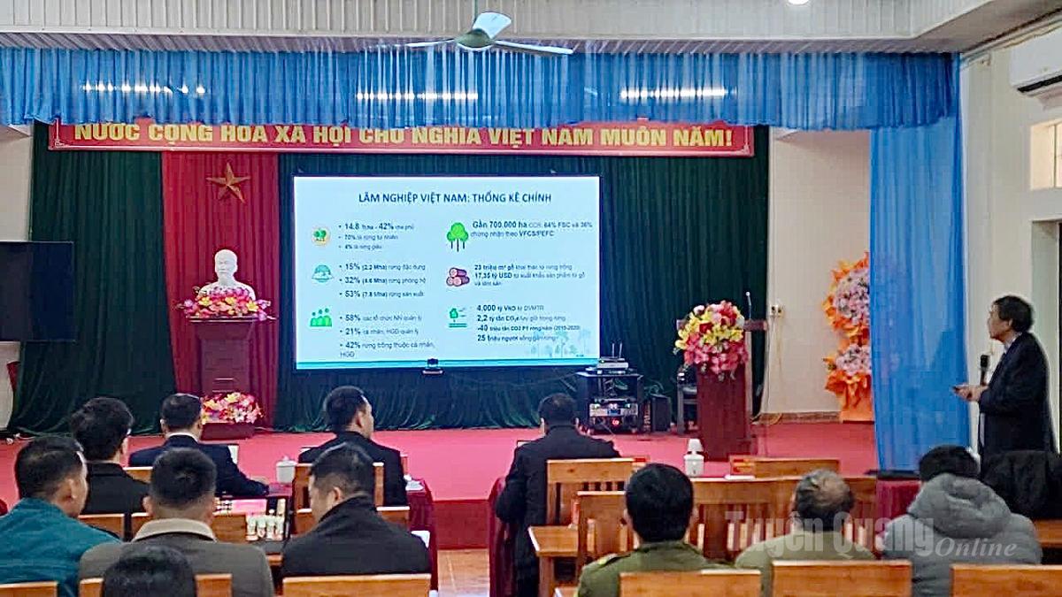 Toàn cảnh hội nghị.