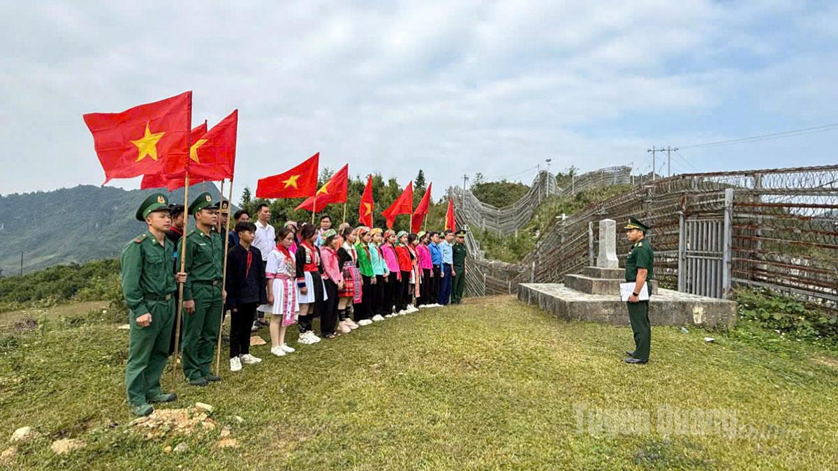 The Son Vi Border Guard Station coordinates with Son Vi Semi-Boarding Ethnic Minority Lower Secondary School to organize a Borderland Lesson.