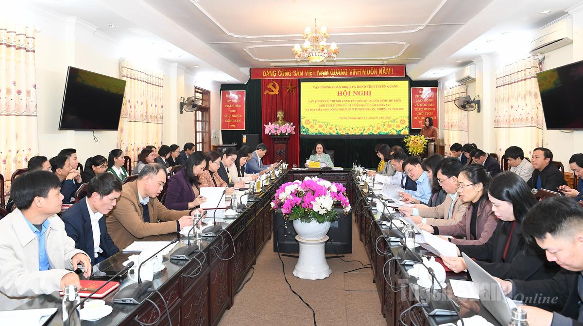 Văn phòng Đoàn ĐBQH và HĐND tỉnh tổ chức hội nghị lấy ý kiến cử tri nơi công tác đối với người được dự kiến giới thiệu ứng cử ĐBQH và HĐND tỉnh.