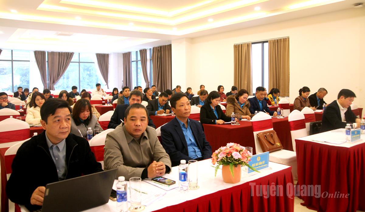 Các đại biểu dự hội nghị.