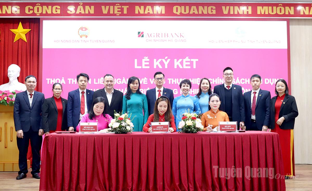 Agribank Chi nhánh Hà Giang ký kết thỏa thuận hợp tác thực hiện chính sách tín dụng với Hội Nông dân và Hội Liên hiệp Phụ nữ tỉnh.