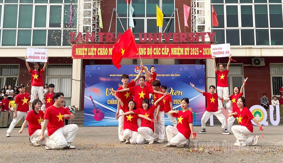 Một tiết mục nhảy tại chương trình.