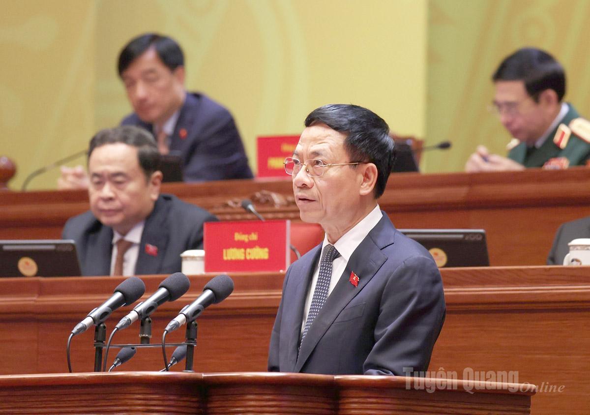 Bộ trưởng Bộ Khoa học và Công nghệ Nguyễn Mạnh Hùng thảo luận tại Đại hội