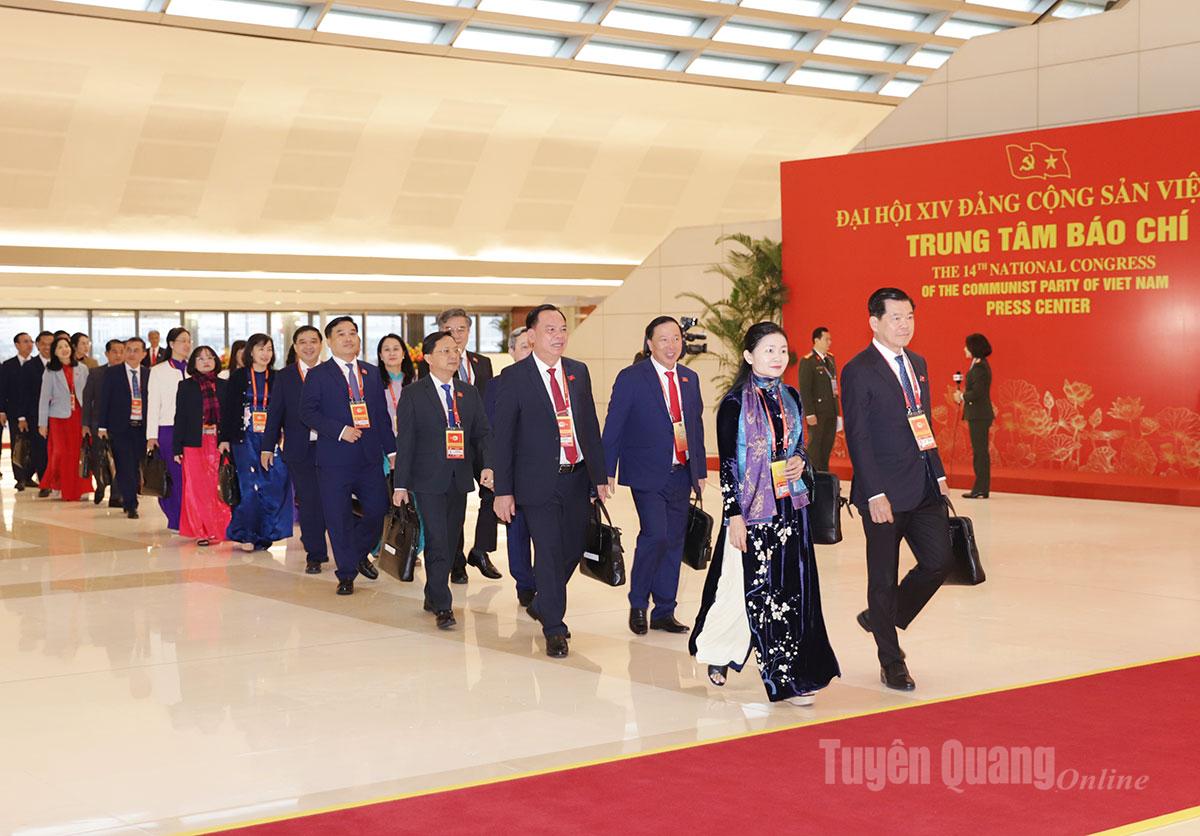 Đại biểu các Đoàn tới dự Đại hội.