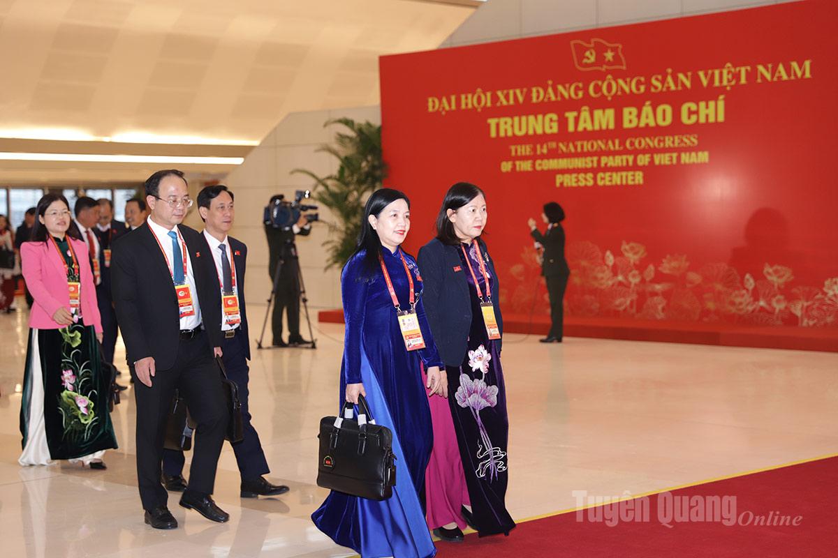  Đại biểu các Đoàn tới dự Đại hội.