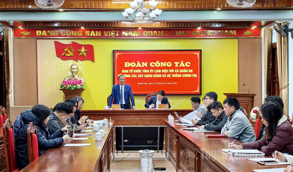 Toàn cảnh buổi làm việc.