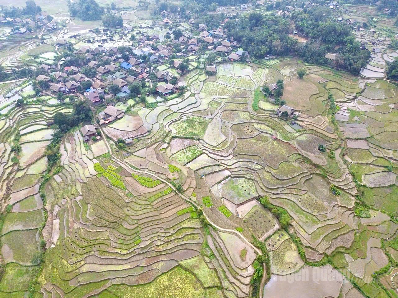 Despite being close to the urban area, the Ha Thanh Community-Based Cultural Tourism Village retains the strong identity of a traditional Tay village.