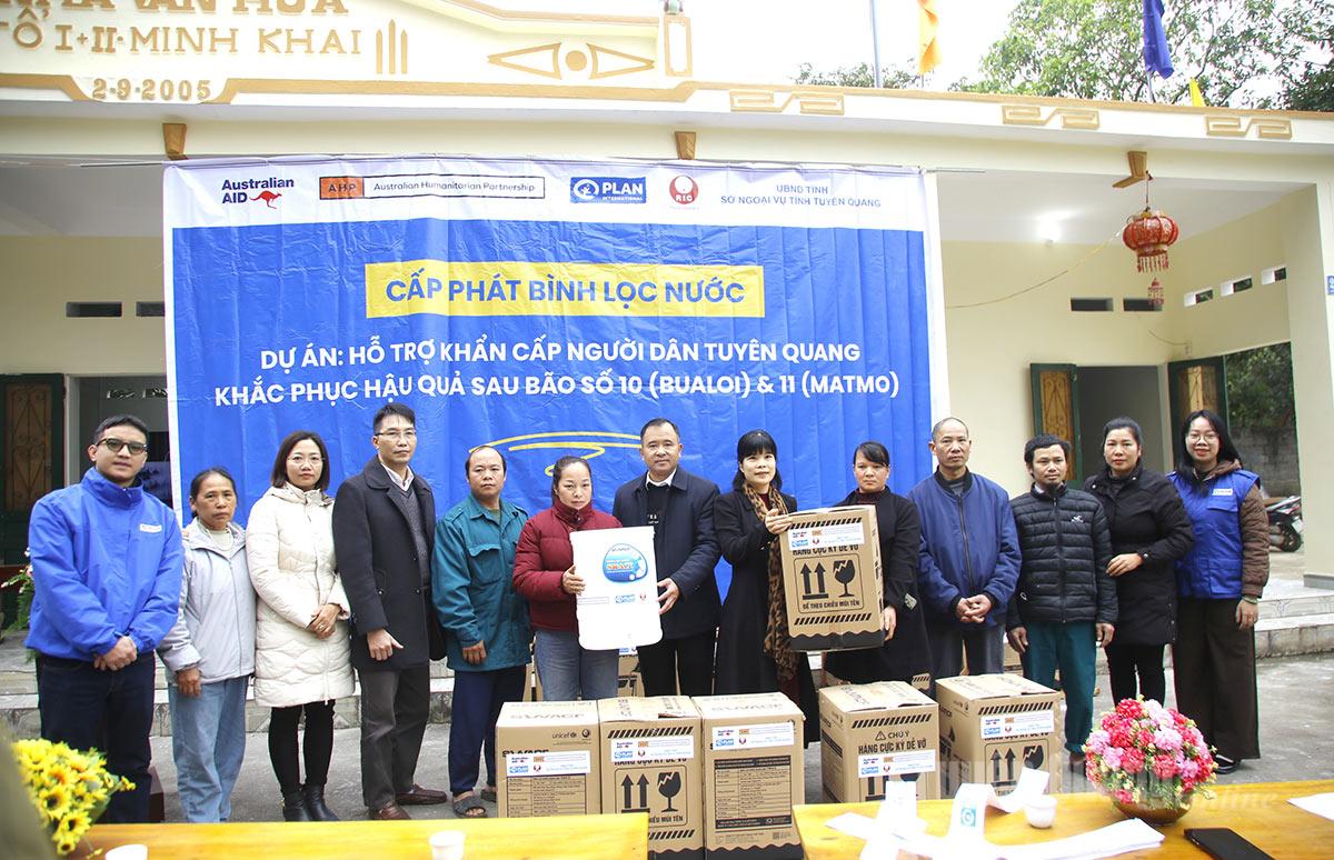 Chương trình trao tặng bình lọc nước cho người dân phường Hà Giang 2.