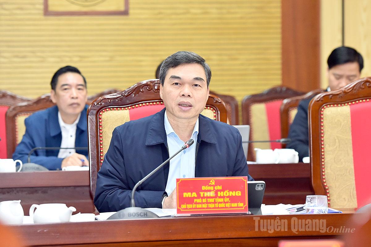 Đồng chí Phó Bí thư Tỉnh ủy, Chủ tịch Ủy ban MTTQ tỉnh Ma Thế Hồng phát biểu tại cuộc họp.