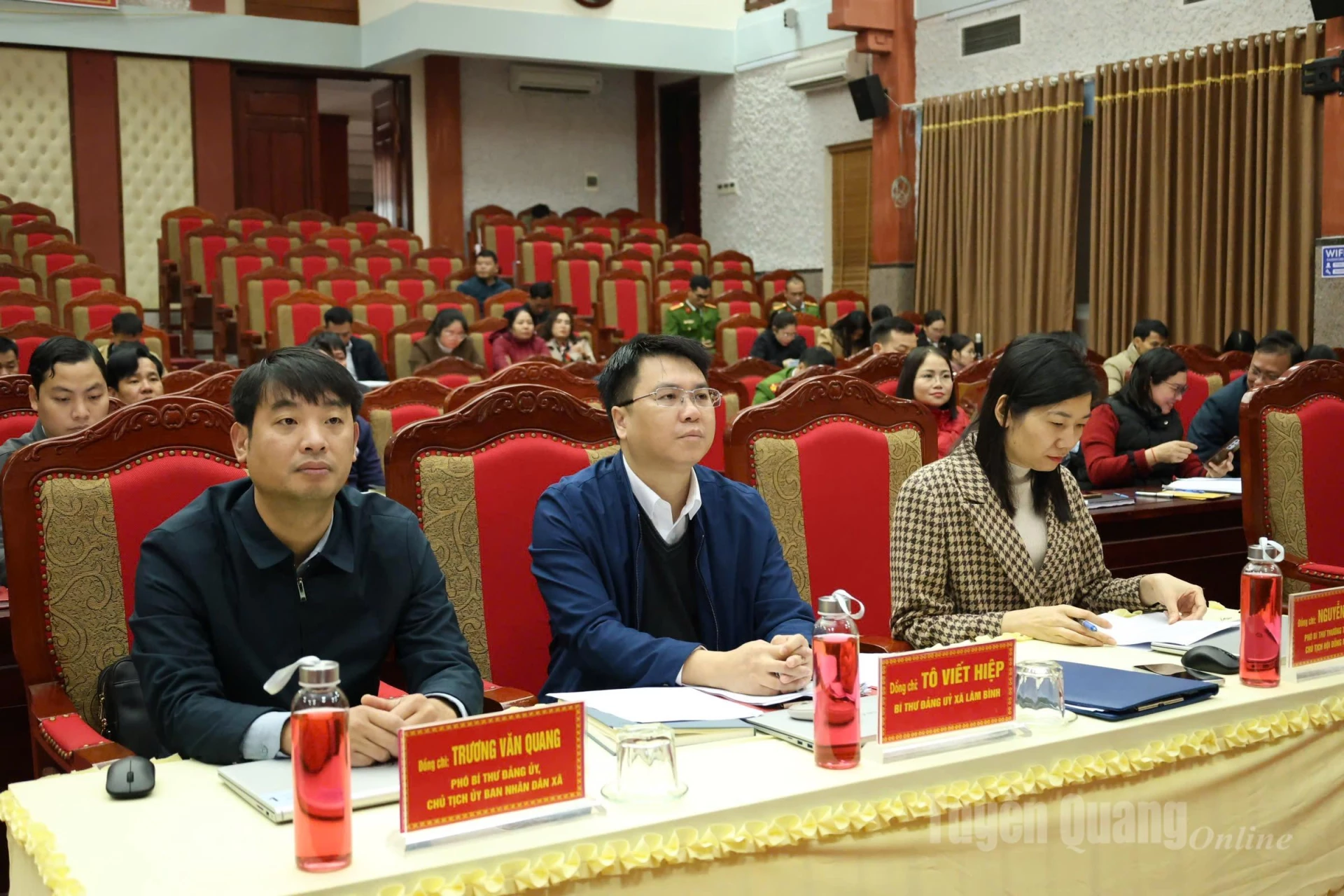 Các đại biểu dự tại điểm cầu xã Lâm Bình.