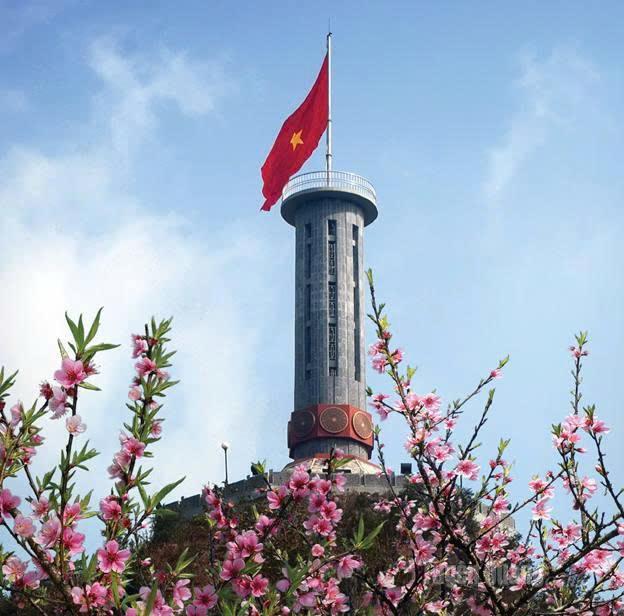 Cột cờ Lũng Cú.