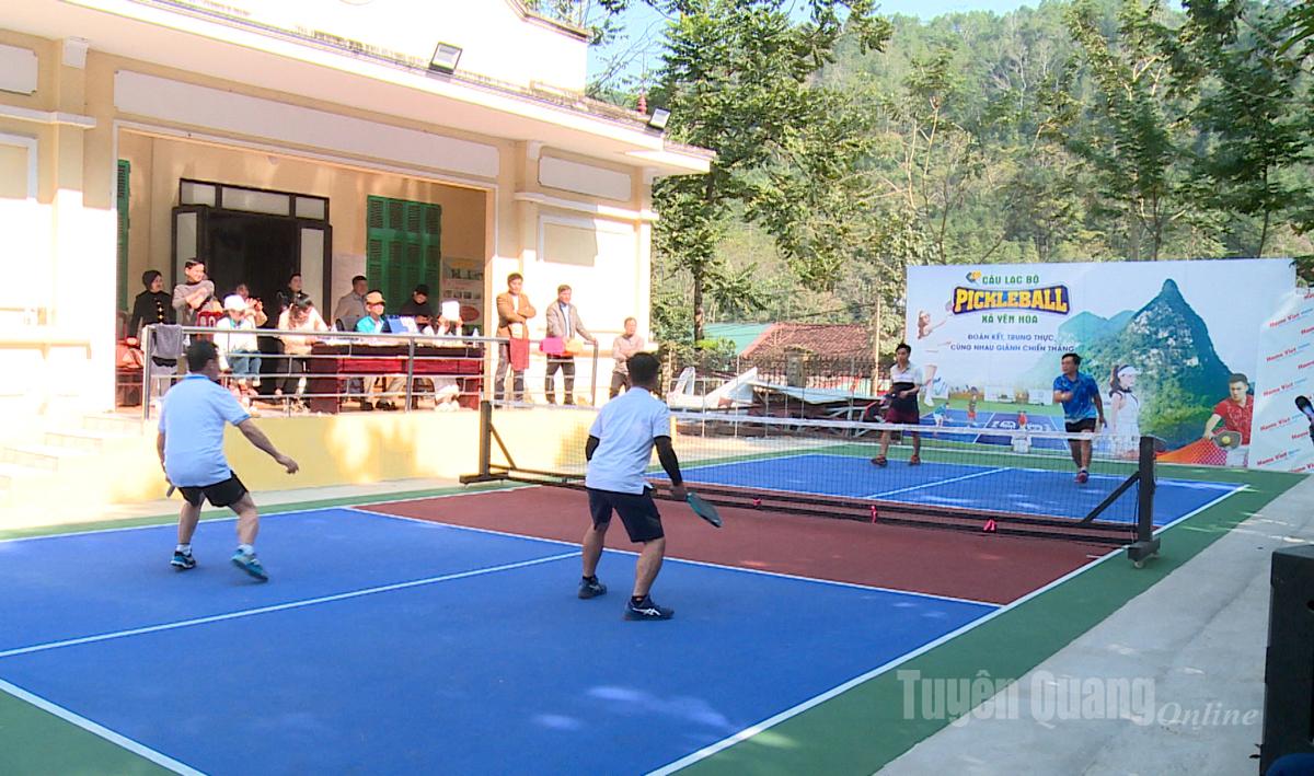 Một trận đấu tại Giải Pickleball xã Yên Hoa năm 2026 mở rộng.