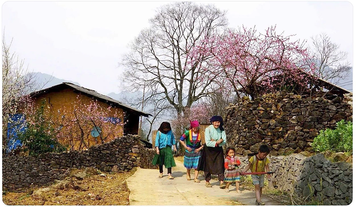 Những bản làng vào xuân. 