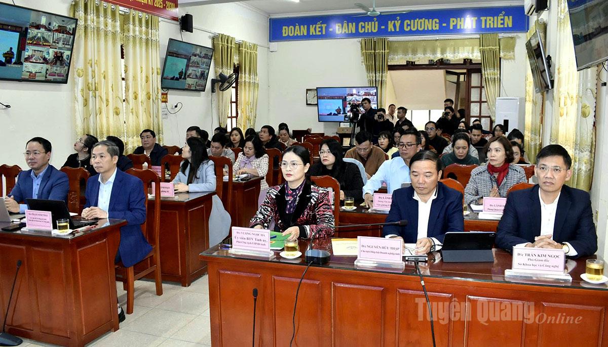 Các đại biểu dự hội nghị.