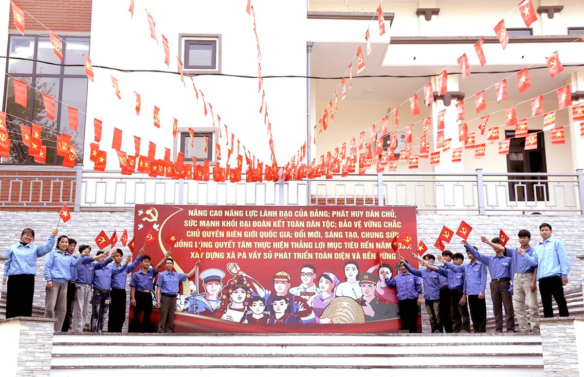 Tuổi trẻ xã Pà Vầy Sủ hướng về Đại hội Đảng toàn quốc lần thứ XIV. Ảnh: Văn Long