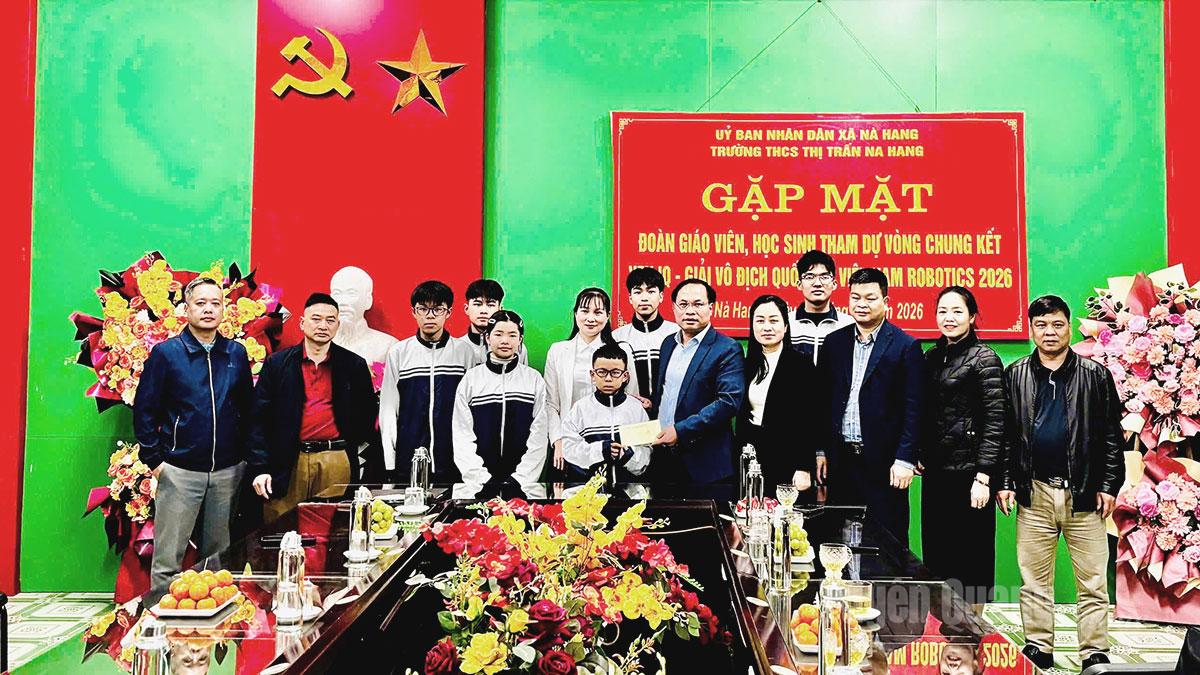 Lãnh đạo xã Nà Hang gặp mặt Đội Robotics Trường THCS thị trấn Na Hang dự vòng Chung kết Giải vô địch Quốc gia VEX Robotics Việt Nam 2026 - Hạng mục VEX IQ.