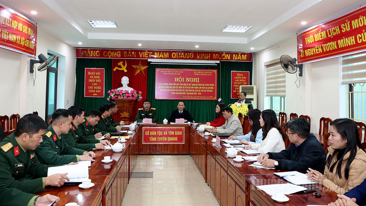 Toàn cảnh hội nghị.