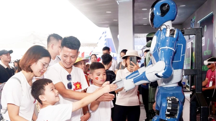 Thực hiện Nghị quyết Đại hội XIII của Đảng: Những thành tựu đáng tự hào Khoa học, công nghệ trở thành động lực phát triển