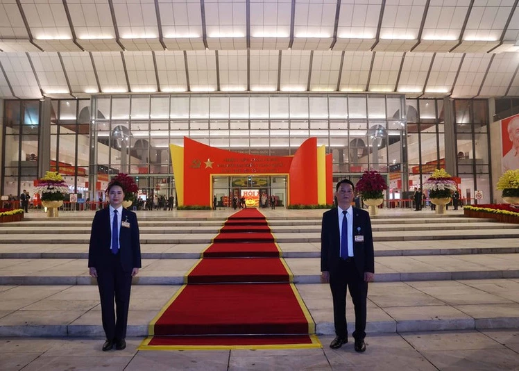 Security personnel are on duty in the main lobby of ​​the National Convention Centre. (Photo: VNA)