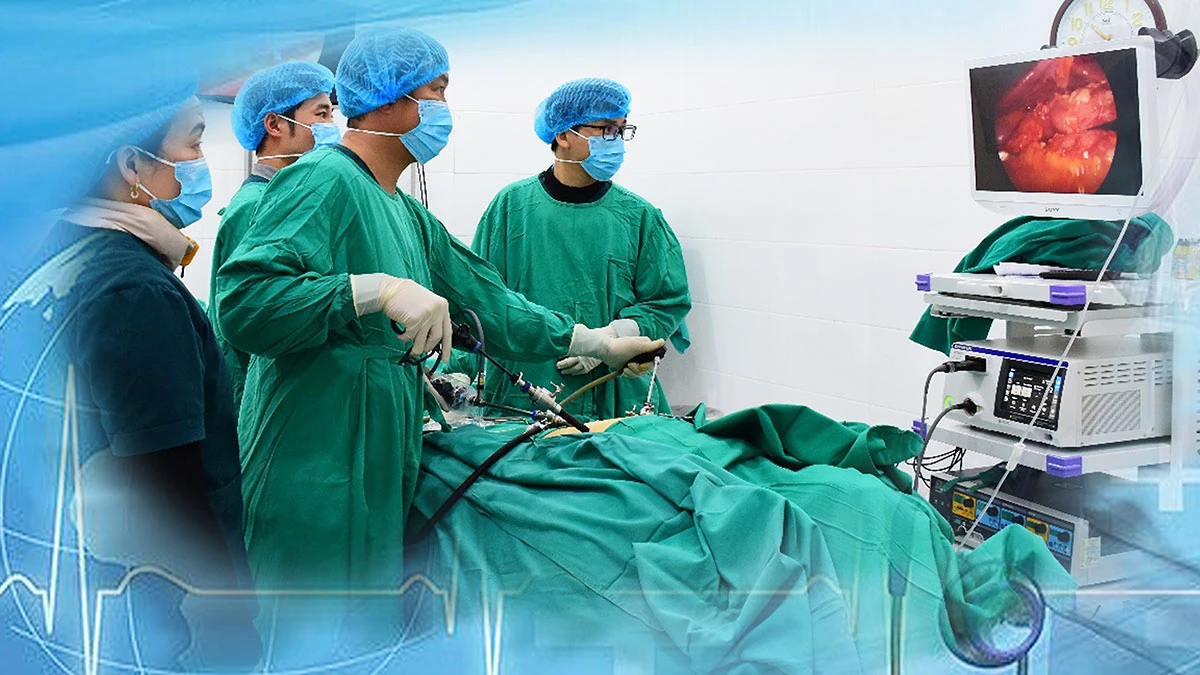 Gác lại niềm vui đoàn viên bên gia đình, những chiến sĩ áo trắng lặng lẽ làm nhiệm vụ, lấy sự bình an của người bệnh làm hạnh phúc của riêng mình.