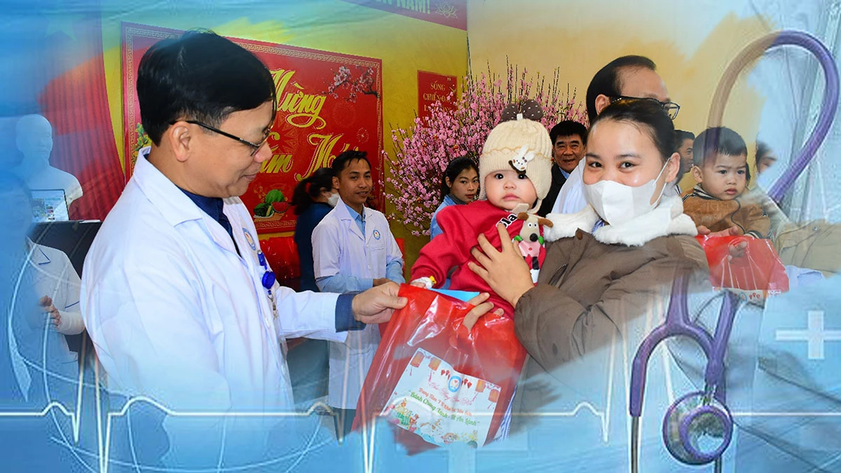 Những món quà của cán bộ y, bác sĩ Trung tâm Y tế khu vực Yên Sơn tặng cho người bệnh điều trị tại trung tâm trong dịp đón Tết Nguyên đán.