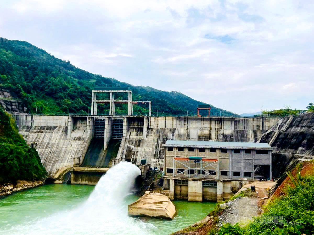 Nhà máy thủy điện Sông Nhiệm 3 góp phần bổ sung nguồn điện ổn định cho lưới điện Quốc gia.