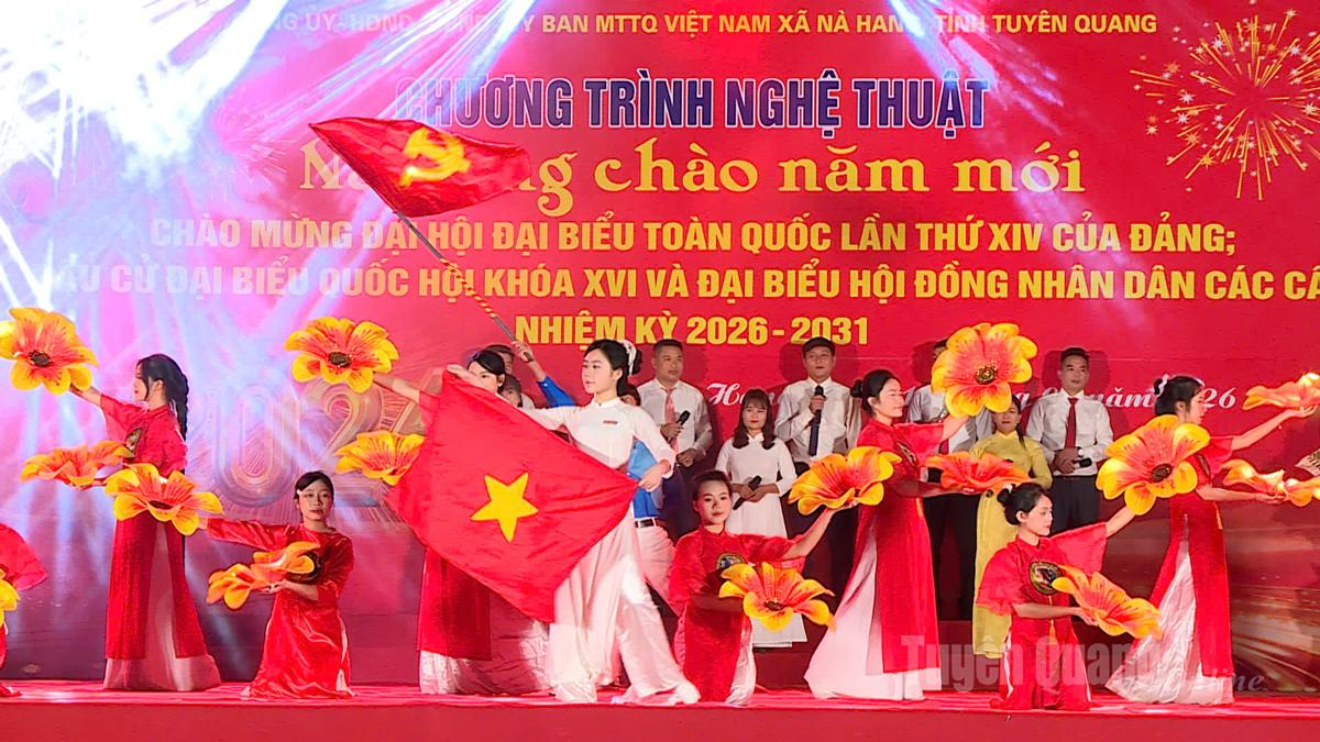 Tiết mục văn nghệ của xã Nà Hang mừng Đảng, mừng Xuân.