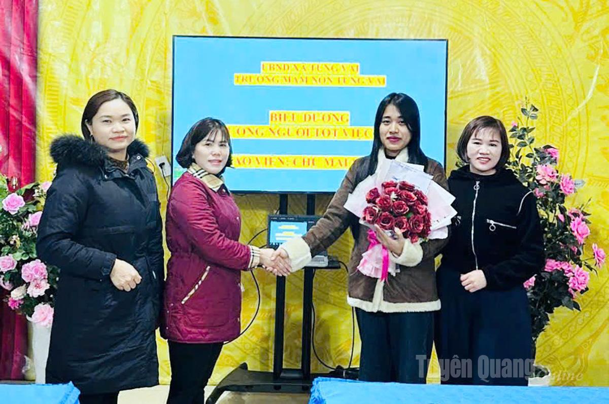 Trường Mầm non Tùng Vài biểu dương hành động kịp thời, trách nhiệm của giáo viên Chu Mai Hương.