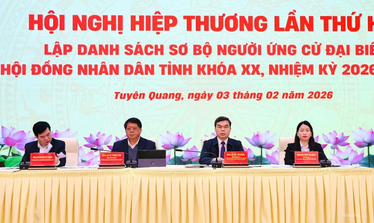 Đồng chí Ma Thế Hồng, Phó Bí thư Tỉnh ủy, Chủ tịch Ủy ban MTTQ Việt Nam tỉnh chủ trì hội nghị hiệp thương lần thứ hai.