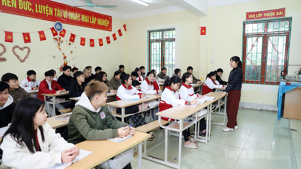 Học sinh tại Trung tâm GDNN - GDTX Vị Xuyên vui mừng, yên tâm học tập khi được hưởng các chính sách hỗ trợ mới.