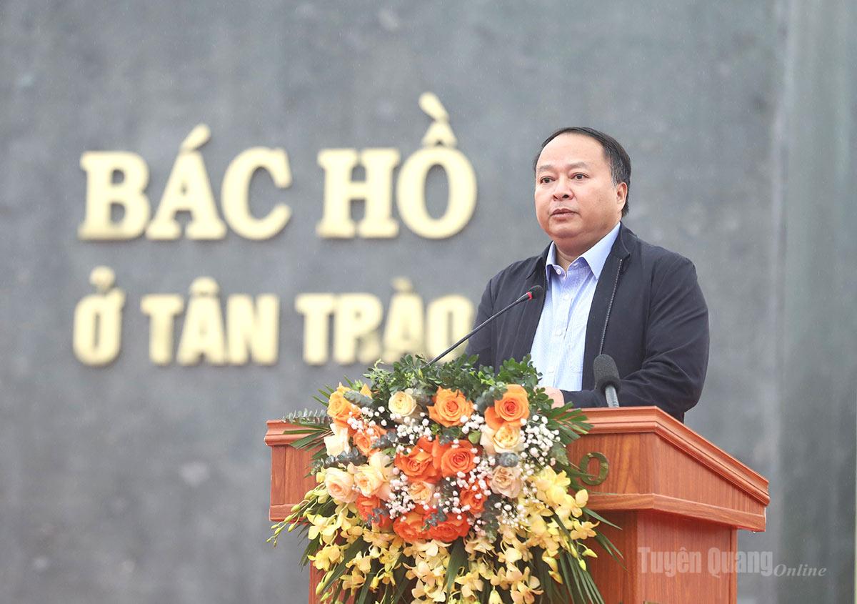 Chủ tịch UBND tỉnh Phan Huy Ngọc phát động Tết trồng cây và phát động Phong trào thi đua thực hiện thắng lợi nhiệm vụ phát triển kinh tế - xã hội năm 2026. Ảnh: Duy Tuấn