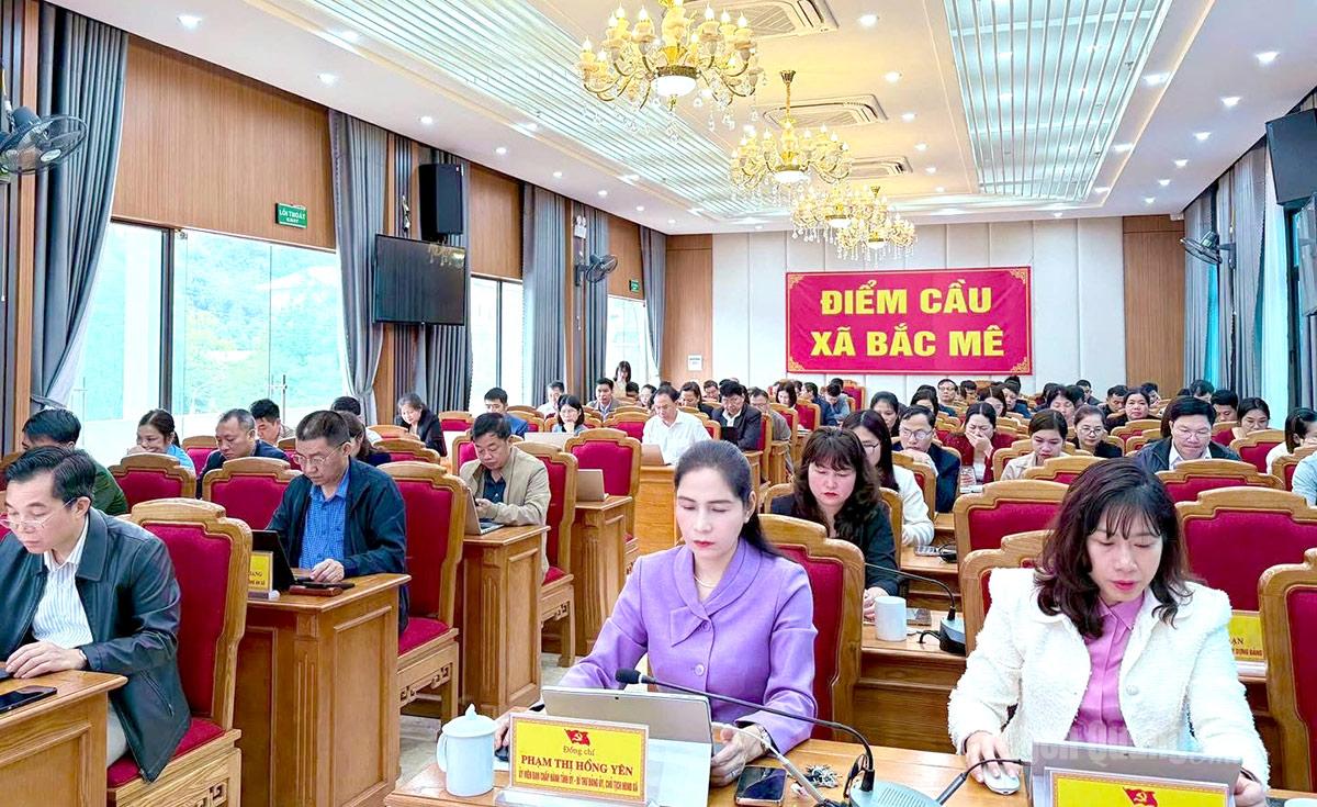 Các đại biểu dự tại điểm cầu xã Bắc Mê. Ảnh Trung Nghĩa