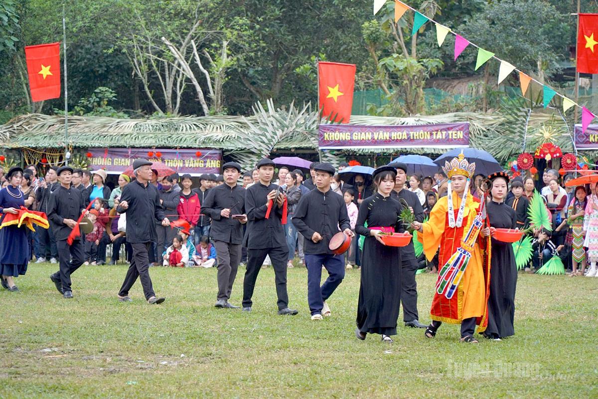 Nghi lễ được thực hiện tại Lễ hội Lồng Tông xã Bình An.