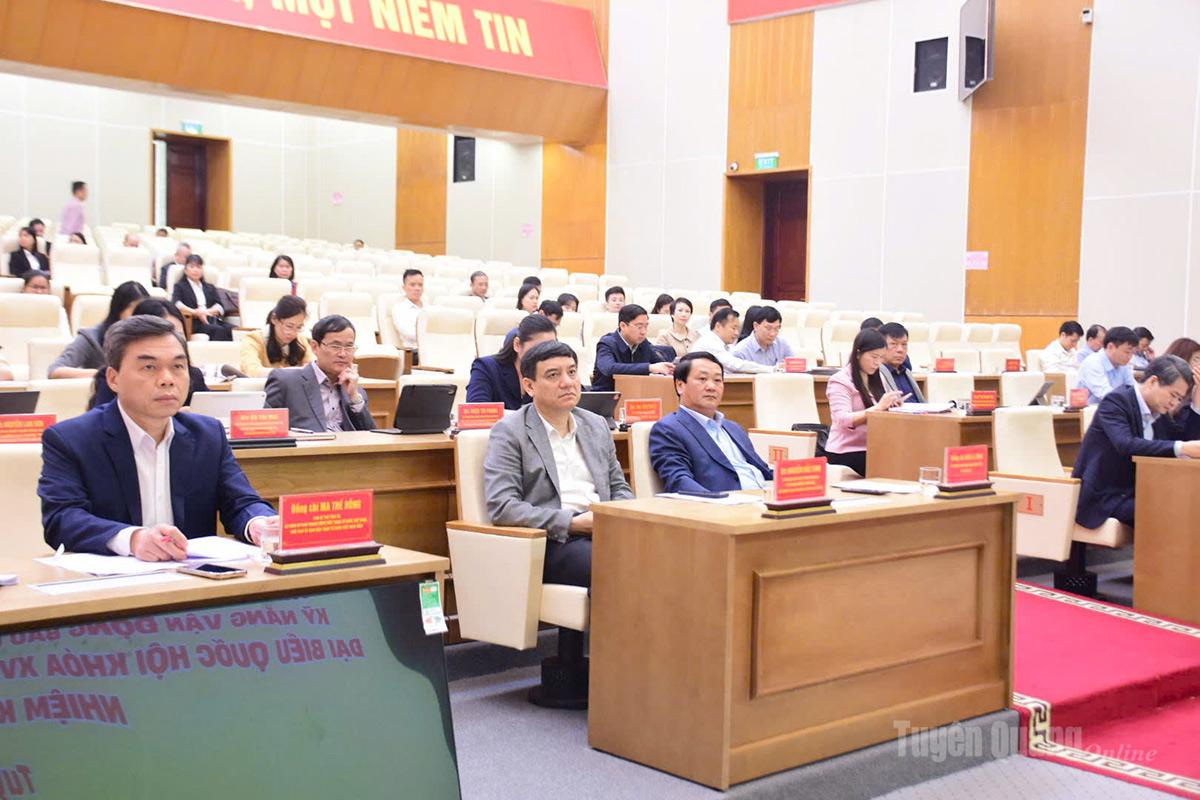 1. Các đồng chí đại biểu tham dự Hội nghị triển khai công tác vận động bầu cử và hướng dẫn kỹ năng vận động bầu cử đối với những người ứng cử Đại biểu Quốc hội khoá XVI và đại biểu HĐND tỉnh khoá XX, nhiệm kỳ 2026-2031.