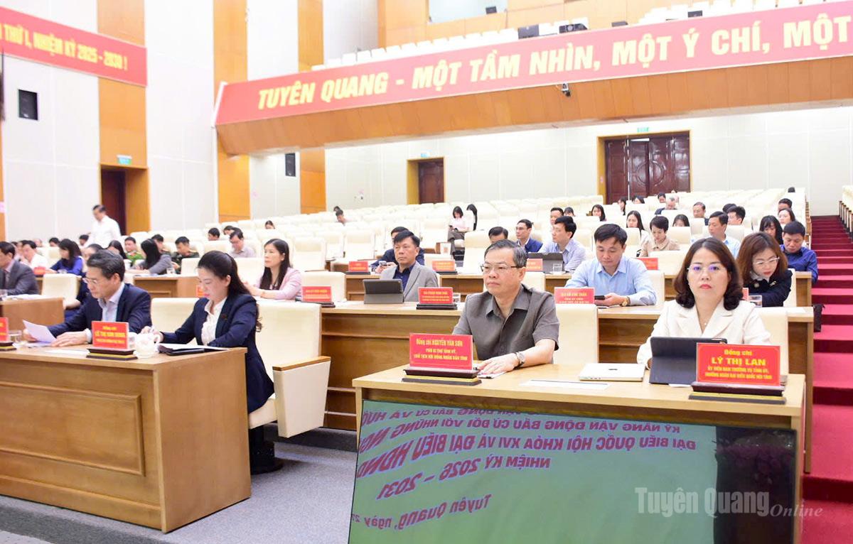  Các đồng chí đại biểu tham dự Hội nghị.