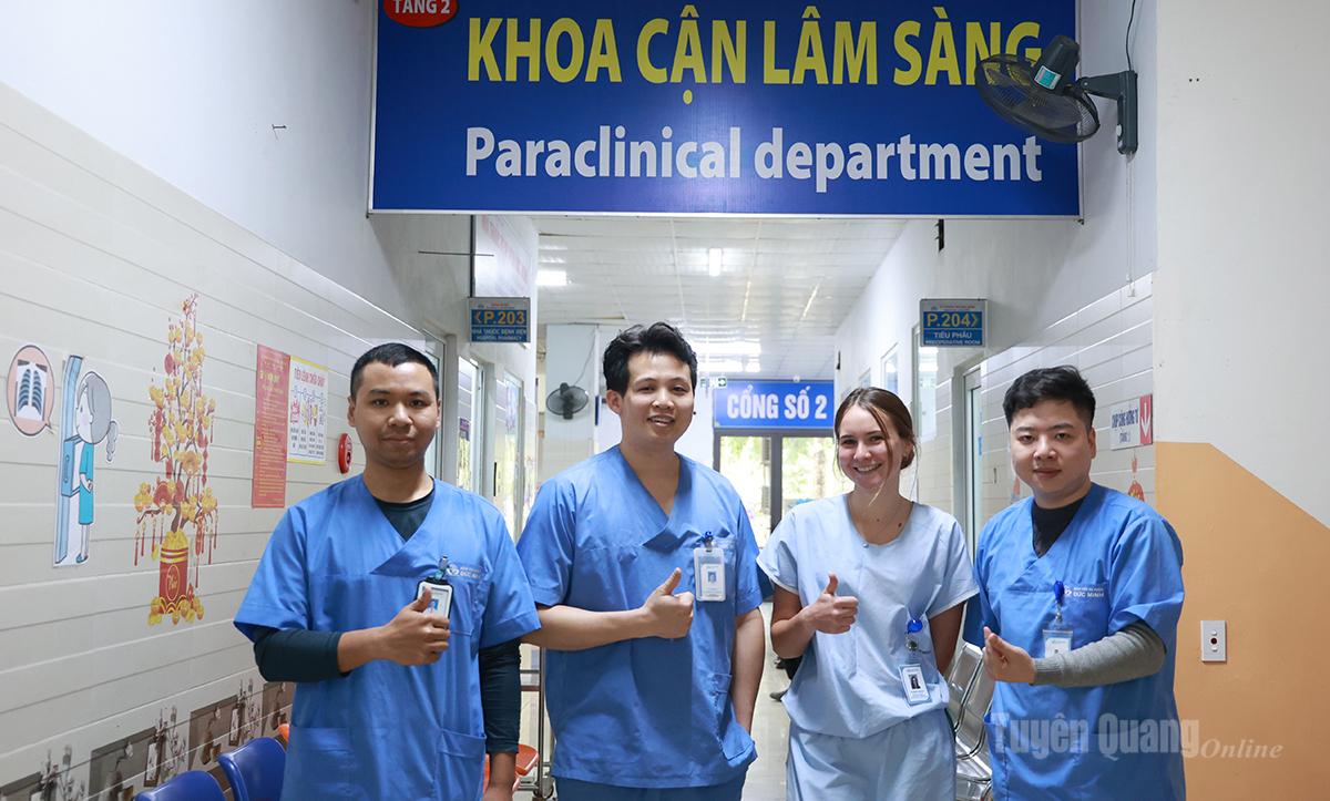 Sự nhiệt tình và thái độ nghiêm túc trong học tập giúp Bonnie nhanh chóng hòa nhập với môi trường làm việc và tập thể y bác sĩ tại bệnh viện.