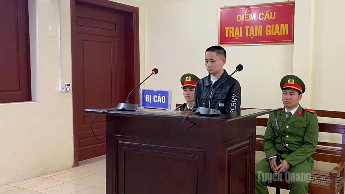 Bị cáo Hoàng Văn Nơi tại điểm cầu Trại tạm giam số 2, Công an tỉnh.