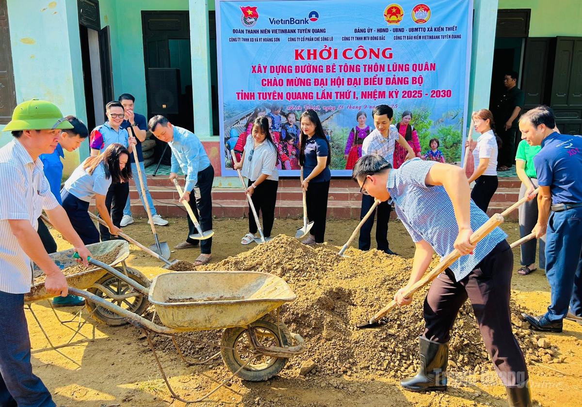 Khởi công tuyến đường bê tông tại thôn Lũng Quân, xã Kiến Thiết.