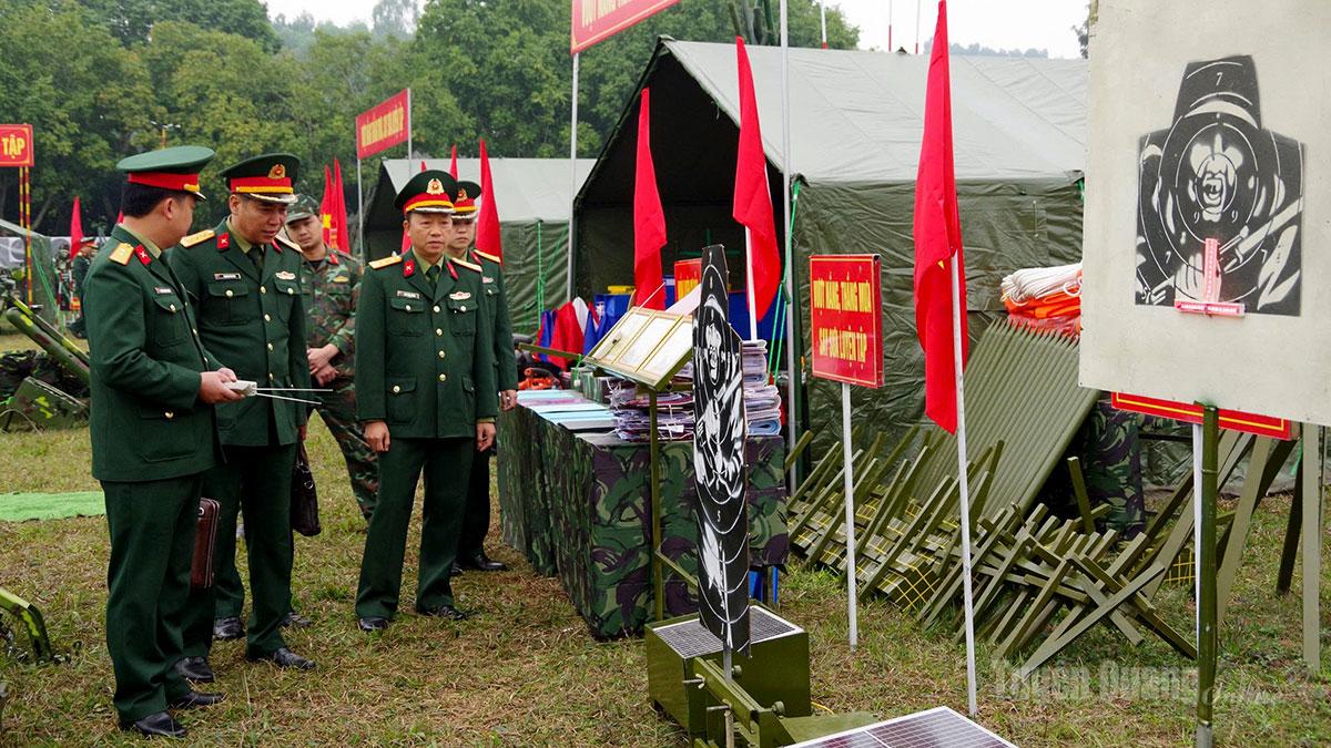 Đoàn công tác Quân khu 2 đã trực tiếp kiểm tra công tác chuẩn bị huấn luyện chiến sĩ mới tại Trung đoàn 247.