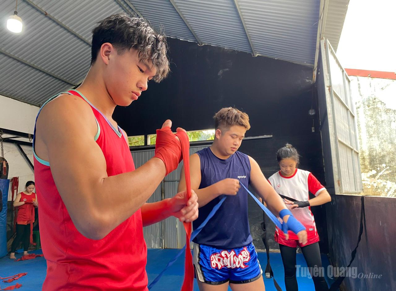 Young athletes train with a burning desire for victory in 2026, setting their sights on several important targets.