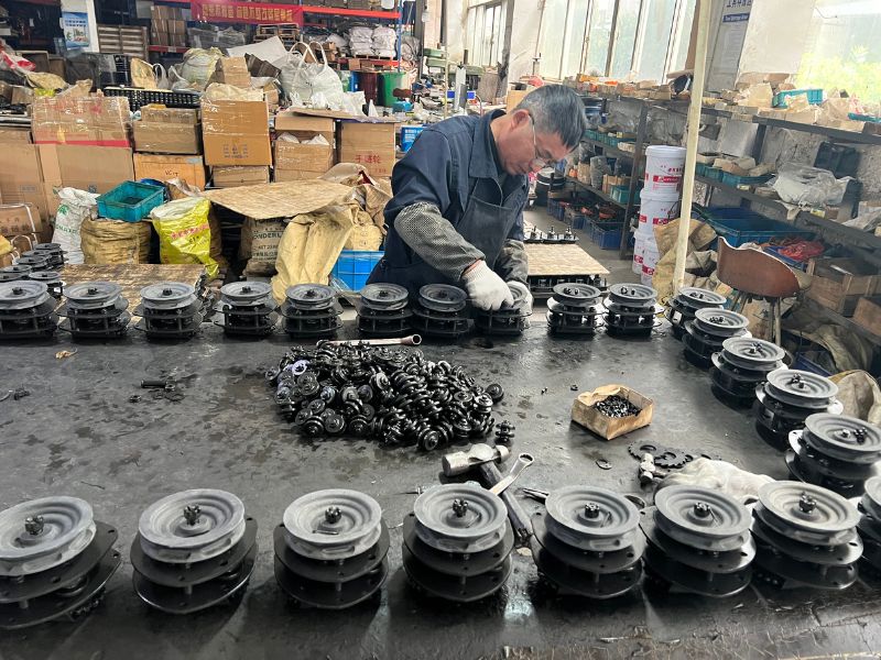 Pa lăng xích kéo tay tại nhà máy Apollo