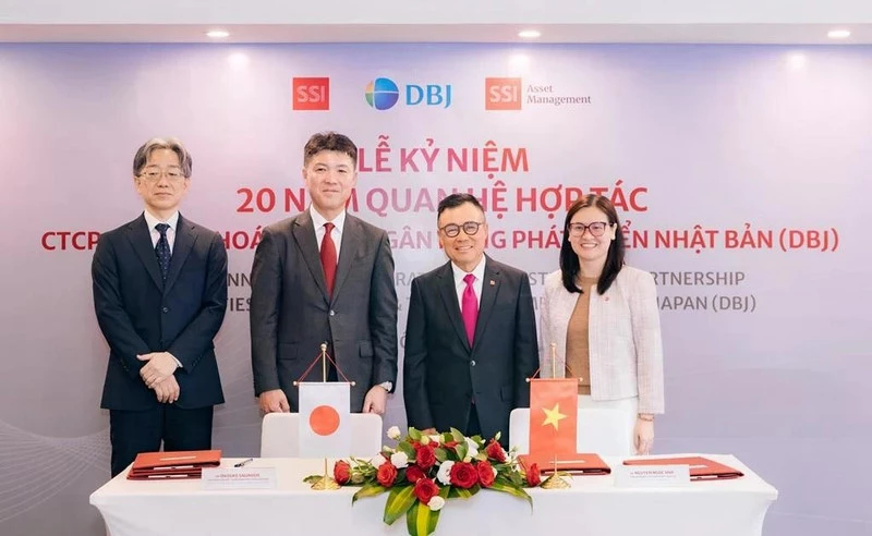 The Development Bank of Japan (DBJ) and SSI announce the establishment of the Japan Viet Nam Capital Fund in Ha Noi on February 3, targeting high-quality medium- and long-term investment flows into Viet Nam. (Photo: SSI)